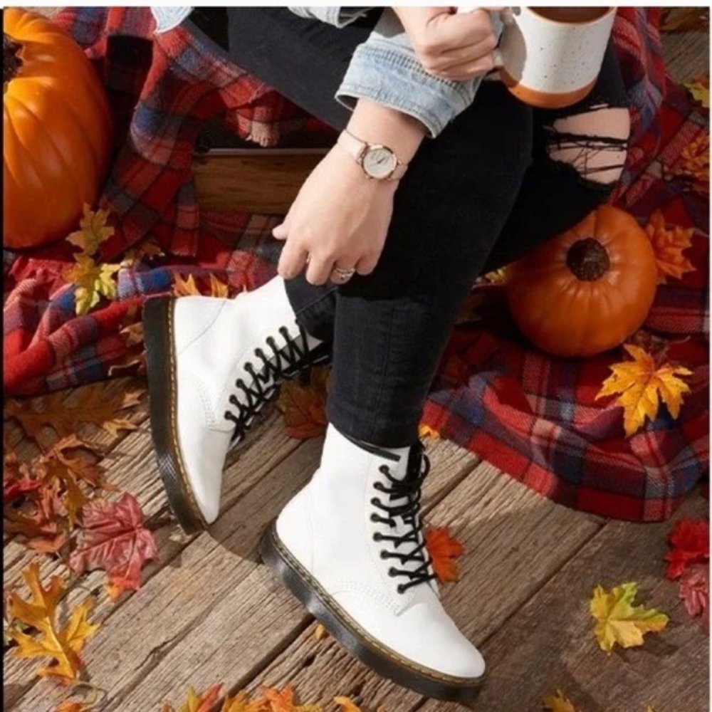 Dr Marten’s‎ Zavala white combat boots size 5